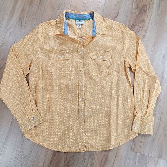 🔺️St. John's Bay Yellow Buttoned Top w/Chest Pockets Petite Medium - Picture 1 of 11